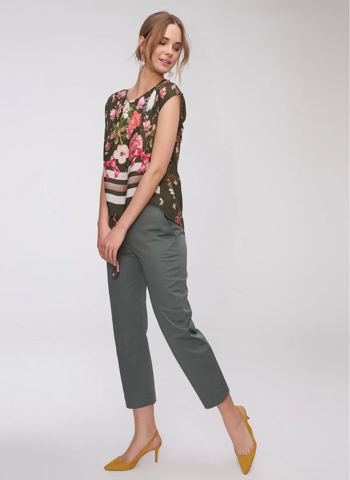 13788 Khaki Canvas Cropped Pants